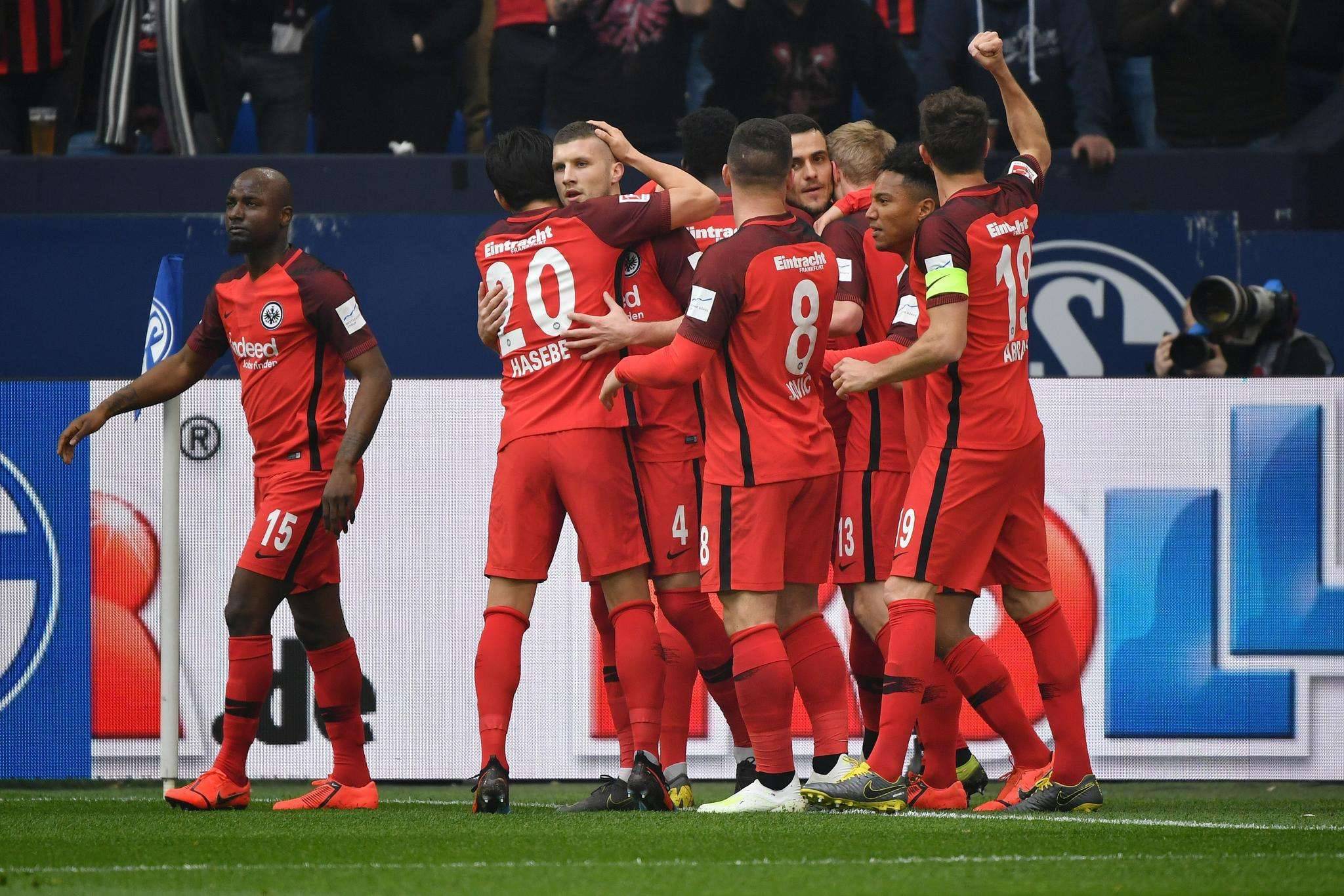 里程碑夜法兰克福战术微调,德甲国际比赛日刷纪录,气氛紧张,资深球员宣示担当的简单介绍 里程碑夜法兰克福战术微调,德甲国际比赛日刷纪录,气氛紧张,资深球员宣示担当的简单介绍