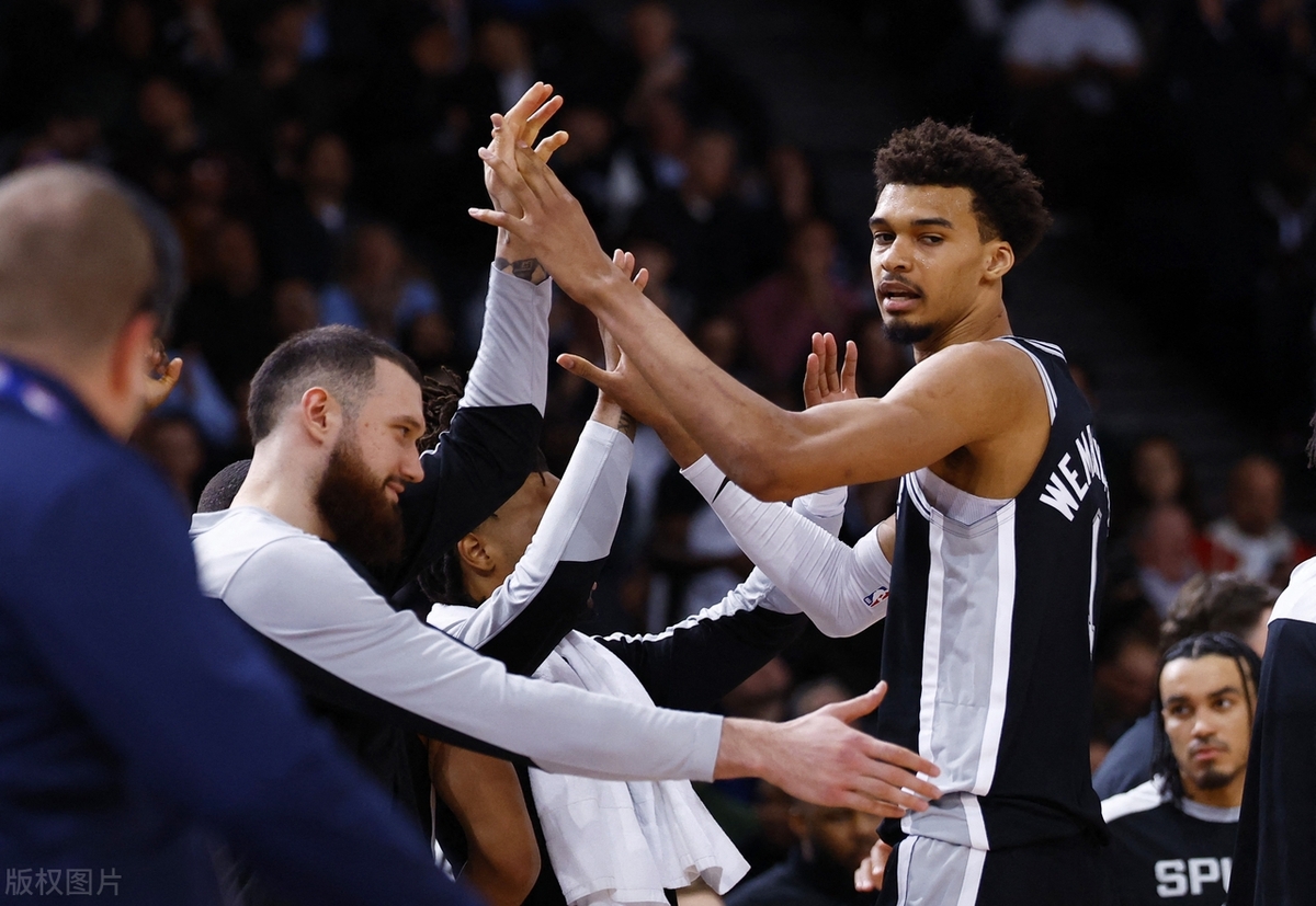 关于今晨体能课后，圣安东尼奥马刺复出首秀备战欧超杯，气氛紧张，资深球员宣示担当的信息