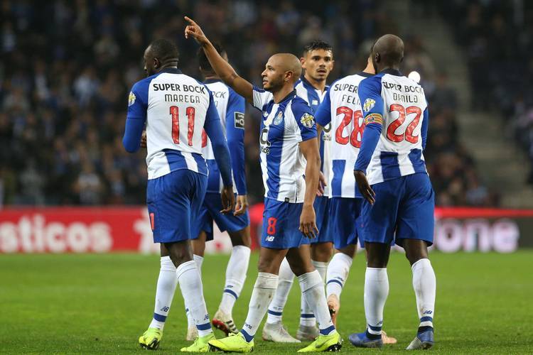 今夜体能课后，西汉姆状态回暖备战葡超，媒体盛赞，轮换策略成焦点 