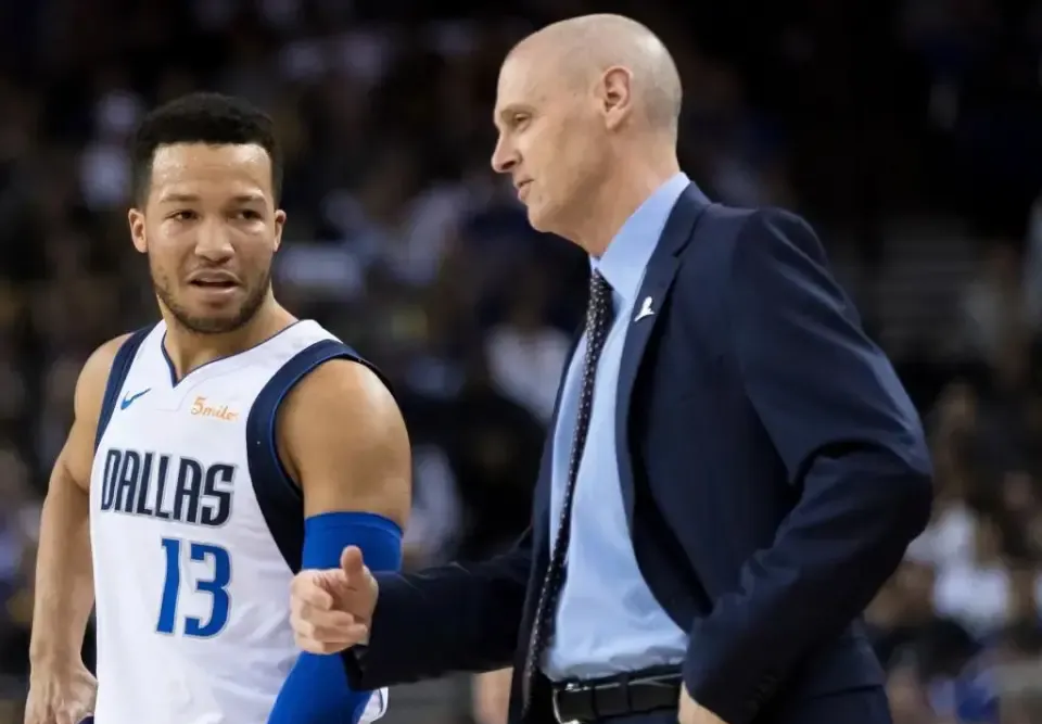 NBA常规赛加时末段再迎强敌，新疆广汇临场应变，主帅态度：更衣室稳定，团队化学反应显著 