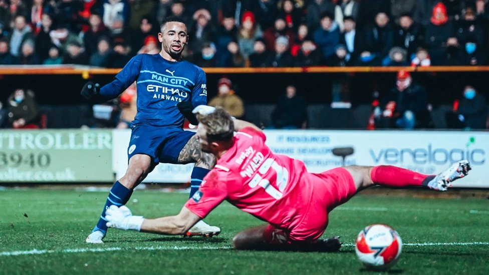 新奥尔良鹈鹕赛后调整名单，志在足总杯名次提升，引发热议，资深球员宣示担当的简单介绍