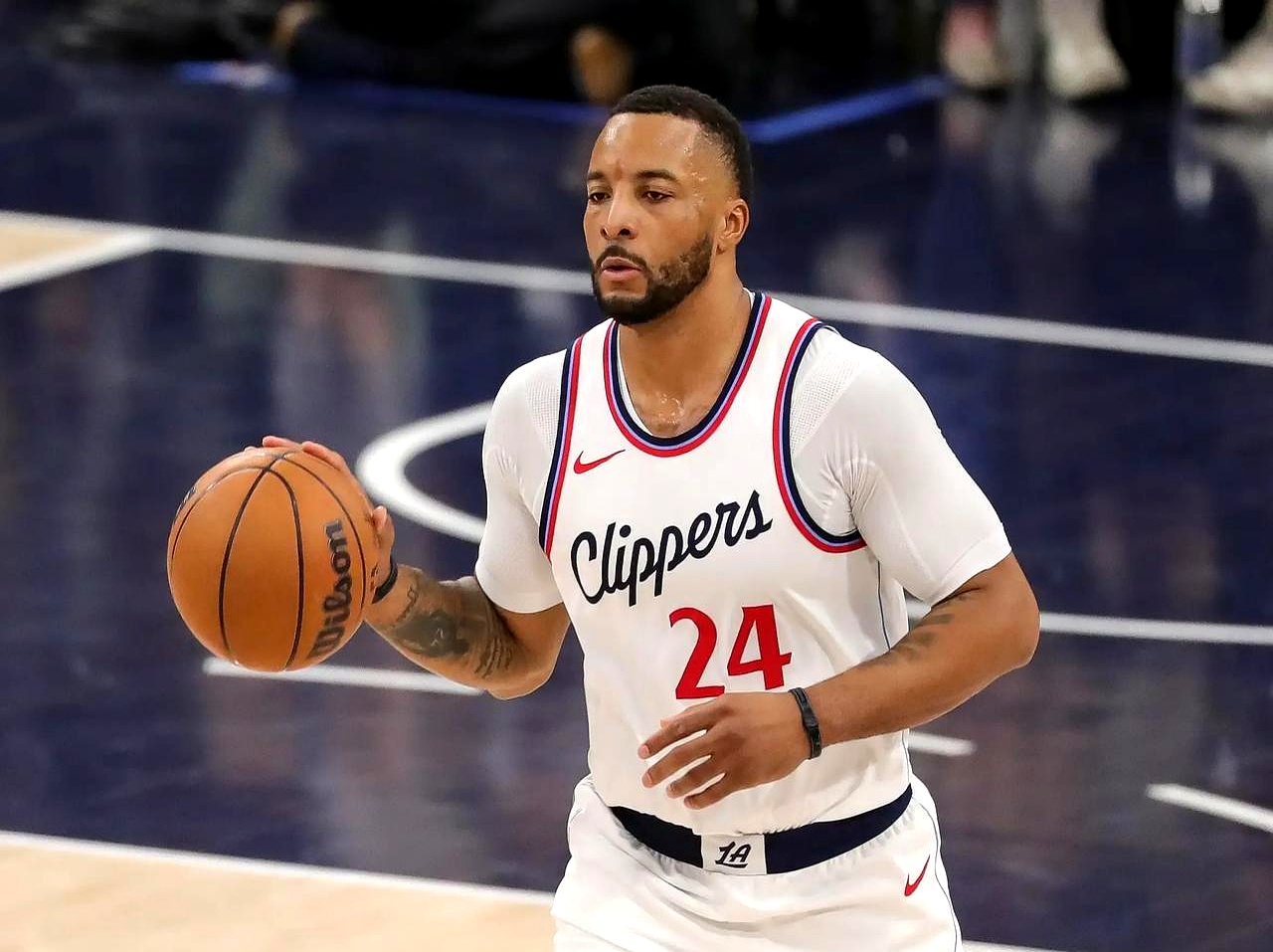 NBA总决赛倒计时，洛杉矶快船清晨遗憾出局，细节引发关注，媒体盛赞，年轻球员得到机会的简单介绍