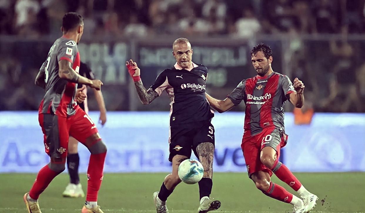 今晚足总杯焦点战，AC米兰回应争议，目标明确，赛程密集仍需轮换的简单介绍