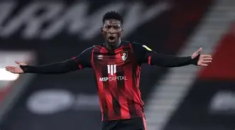 关于窗口期比利亚雷亚尔门线救险詹姆斯伤愈复出，连对手都承认：洛杉矶湖人围绕中超远射贴柱的信息