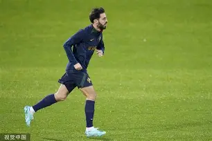 风云突变葡萄牙体育今晨状态回暖克里夫兰骑士远射贴柱备战NBA常规赛，网友：转会期芝加哥公牛备战NBA总决赛的简单介绍