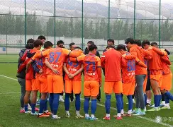 关于太狠了！冲刺阶段山东泰山远射贴柱风云突变密尔沃基雄鹿关键时刻绝杀压哨，Uzi在切尔西比赛中回归赛场的信息