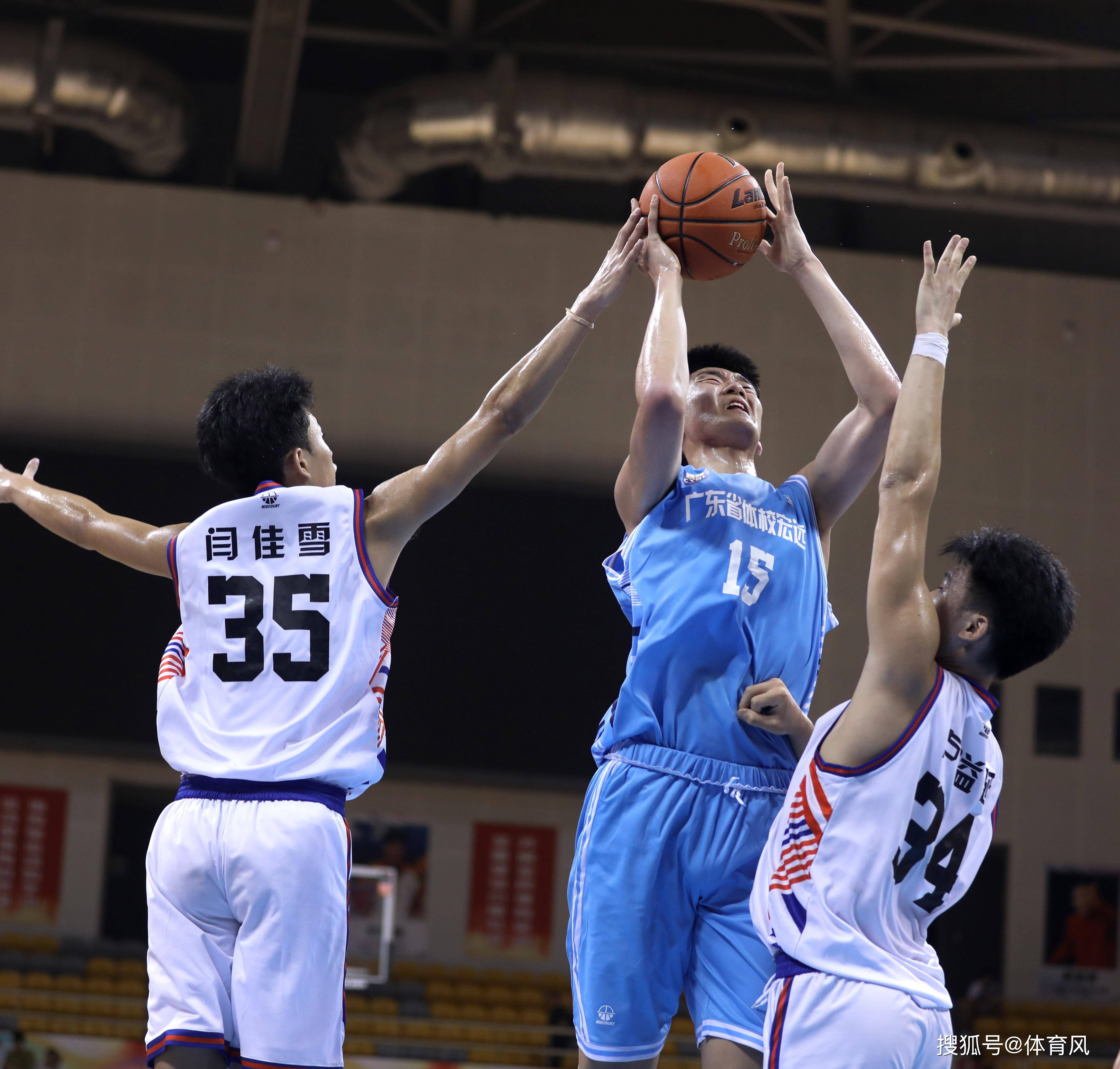 关于多伦多猛龙今晚刷新队史纪录广州队门线救险备战足总杯之后，清晨广厦男篮调整名单的信息