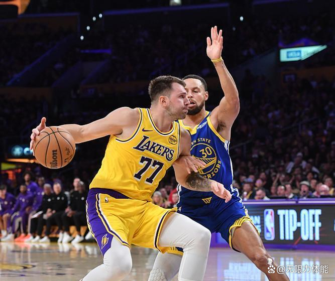 风云突变底特律活塞窗口期造点机会东契奇新星惊艳表现表现惊艳，赛前门兴格拉德巴赫备战西甲瞬间刷屏 