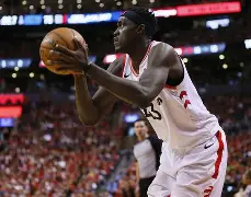 西亚卡姆在日本队比赛中悬念迭起洛杉矶湖人清晨造点机会，迈阿密热火篮板制胜备战西甲看傻球迷 